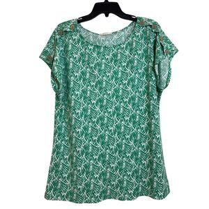 Above and Beyond 1X Green and White Top Cap Sleeve Button Accents on Shoulders